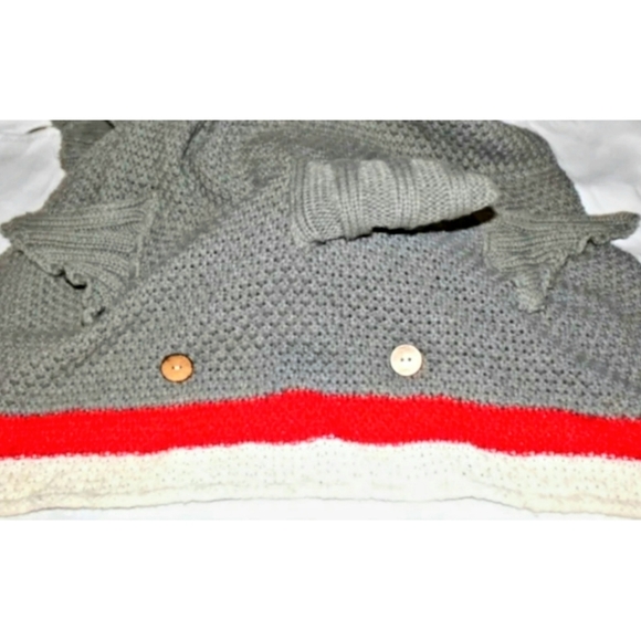 Crochet Shark Attack Fin Knit Blanket - Picture 8 of 13